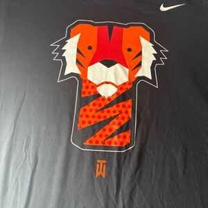 Nike Golf Tiger Woods Black w/Tiger T- shirt XL Rare Exclusive